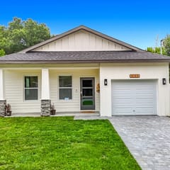Designer 4 BR. Chef's Kitchen. Gazebo Outdoor Retreat.