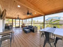 Canal Front, Kayak, Paddle Board, Hot Tub, Convenient Location
