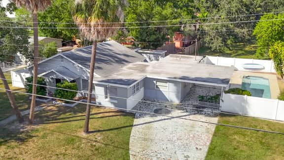 Palmetto Beach Compound. Pool. 4 Apartments